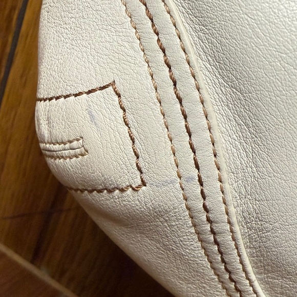 Coach Soho White and Tan Leather Shoulder Bag - Picture 11 of 12